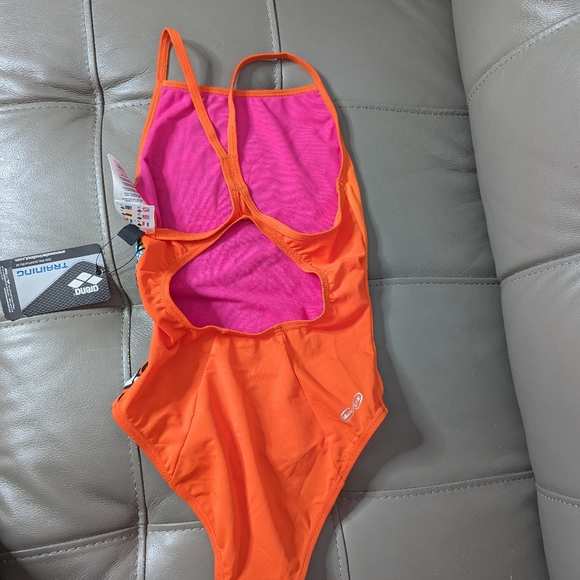 swimsuit - Picture 2 of 3